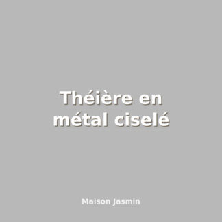 Théière en métal ciselé
